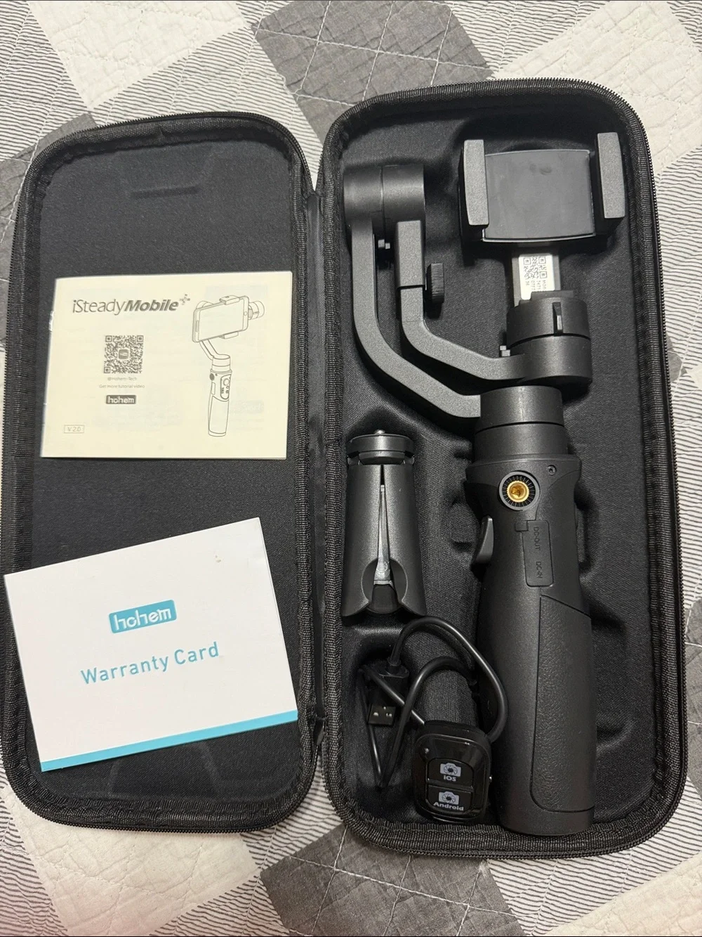 Hohem Black Handheld Smartphone Gimbal Stabilizer with Carry Case